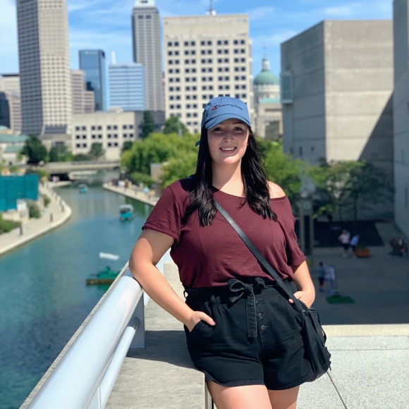 Meet your Posher, Mikaela - Picture 1 of 1